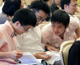 Eldo  on Chinese Students Studying In Japan Participate In A Job Fair Organized